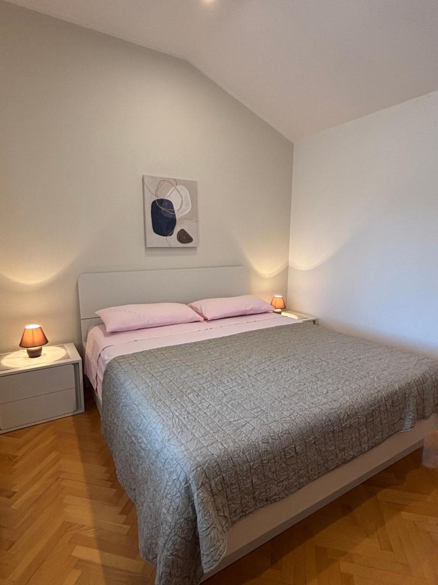 Apartma Quiet Apartment-free Parking *