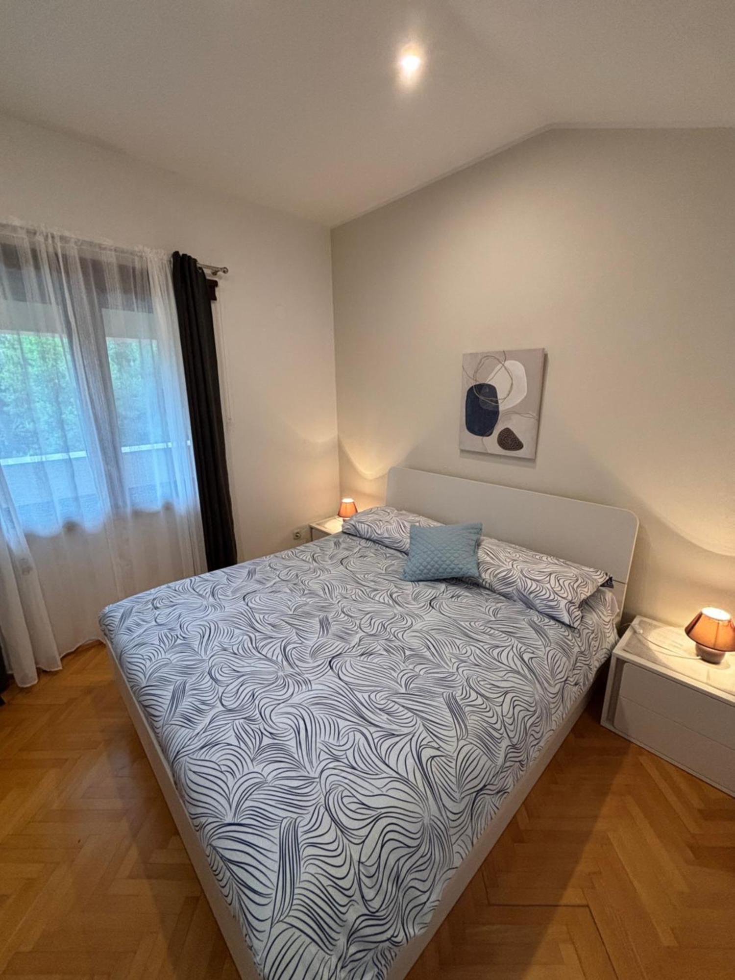 Quiet Apartment-free Parking Apartma